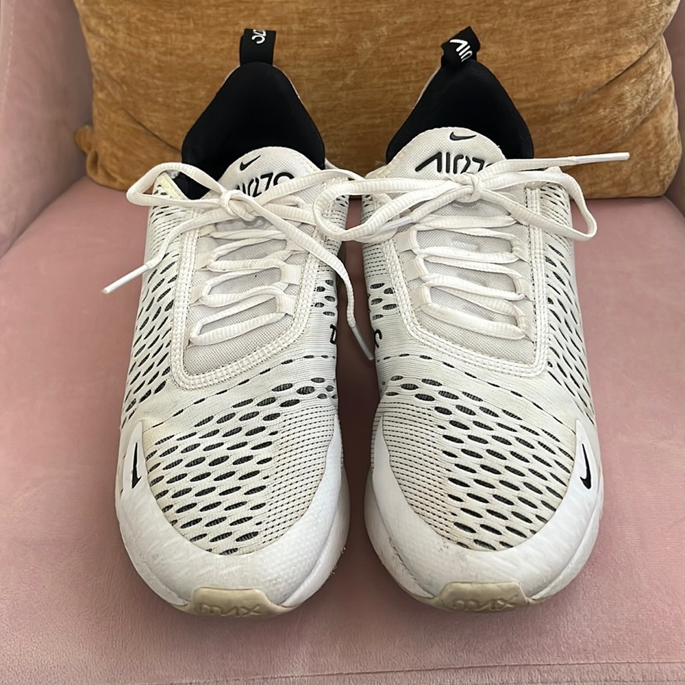 White Nike Air Max 270